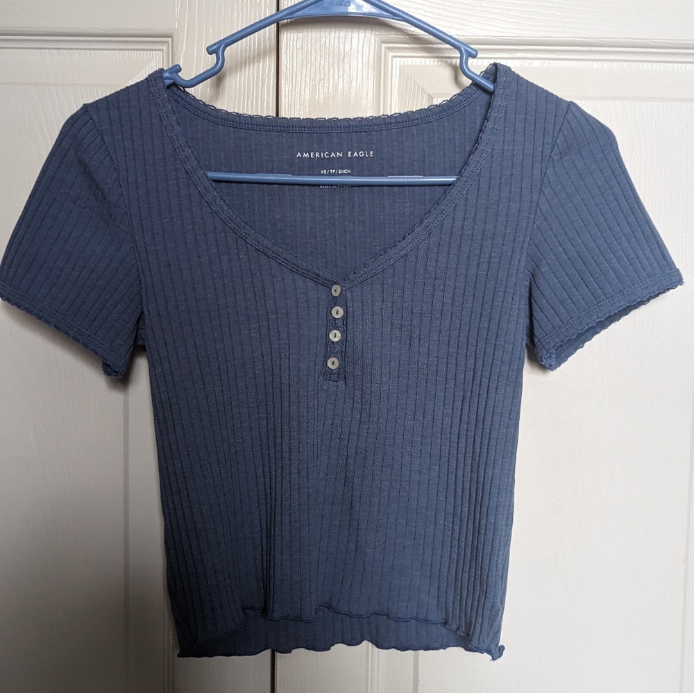 American Eagle blue crop top
